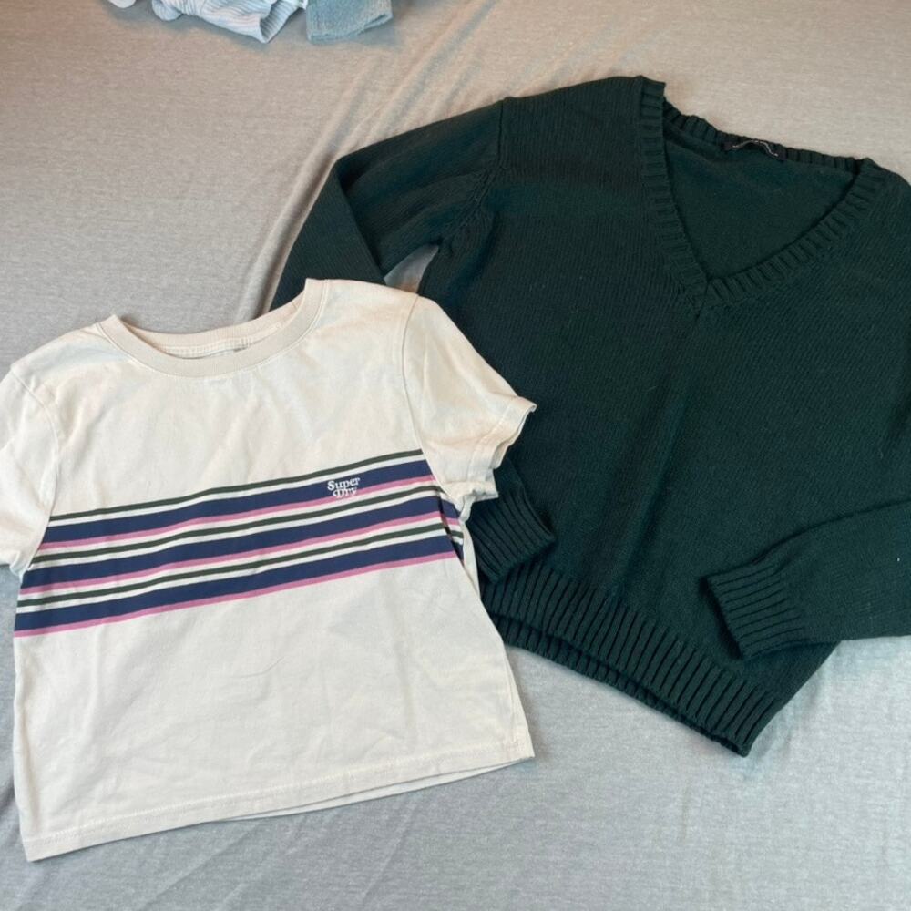 Brandy Melville V-Neck Sweater & SuperDry Tee T-Shirt Bundle S